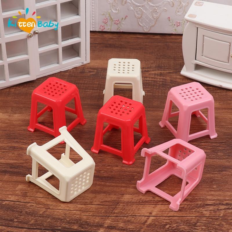 2pcs 1:12 Mini Dollhouse Simulation Plastic Stool Small Chair Model Living Room Toy Doll House Furniture Accessories Decoration