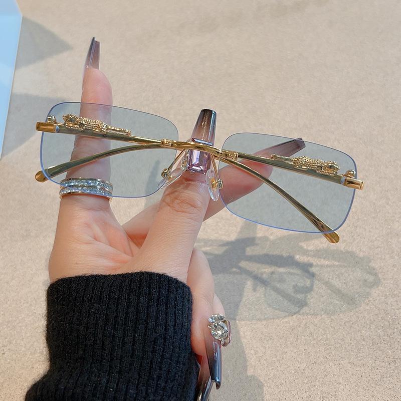 New Frameless Square Sunglasses Fashion Metal Sun Glasses Women Personalized Eyewear Outdoor Travel Gafas de sol