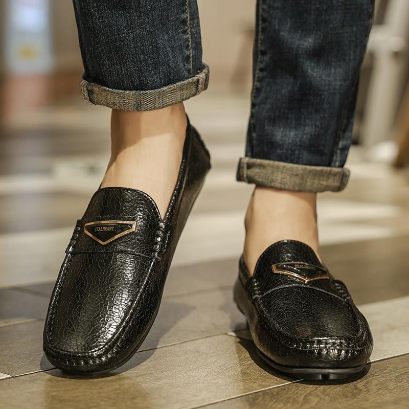 Men Moccains Slip On Fashion Italian Black Genuine Leather Loafers Men Dress Shoes Slip On Party Wedding Shoes Men Loafers
