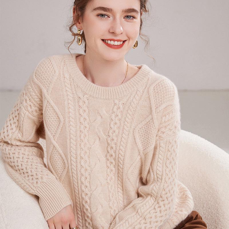 Women's Retro Loose Cable Knit Cashmere Sweater - Round Neck, High-End Texture, Autumn/Winter Base Layer.