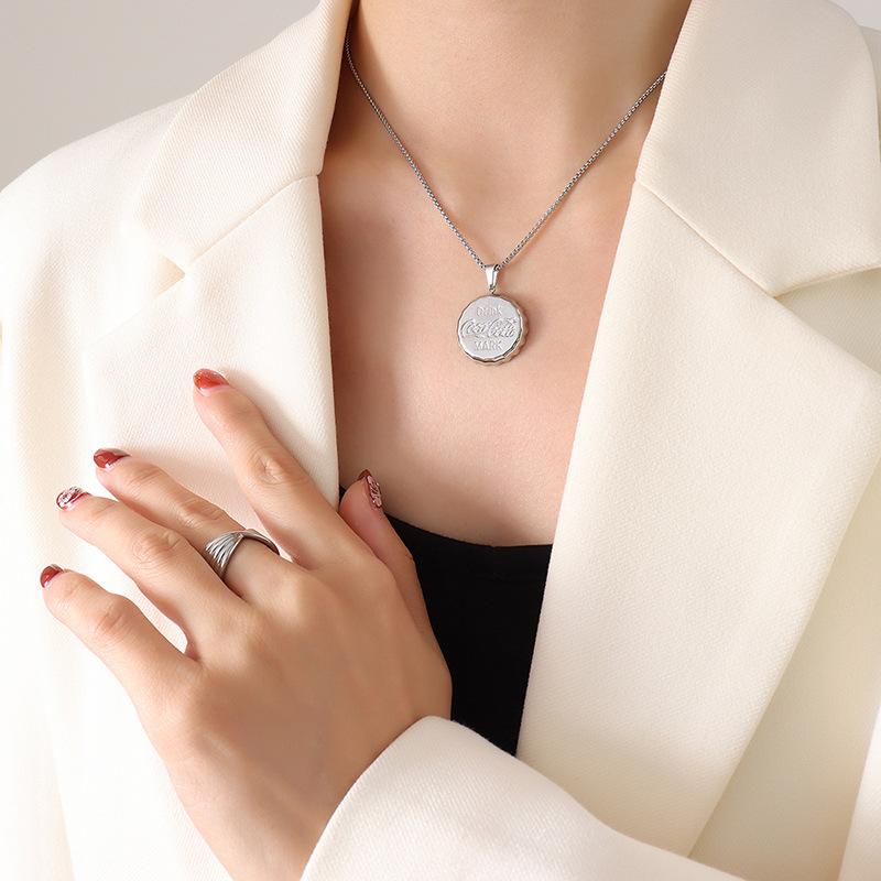 No Tarnish Stainless Steel Cola Bottle Cap Pendant Necklaces For Women Men Gold Plated Waterproof Couples Necklace Neck Chains
