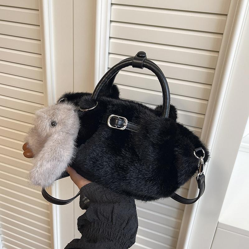 

Fashi Fluffy Crossbody Bag Women Cute Shoulder Bag Winter New Korean Style Simple and Elegant Texture Carry Bucket Bag чёрный