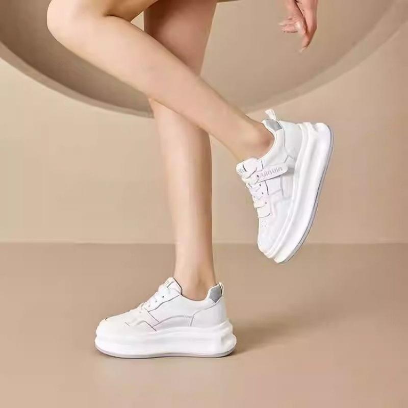 Platform white shoes, new height-increasing women's shoes in the spring of 2024, versatile fashion, popular soft leather sports and leisure board shoe