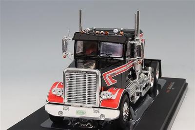 Ixo Freightliner FLC 120 64T 1977 with Black 1/43 Sleeper,