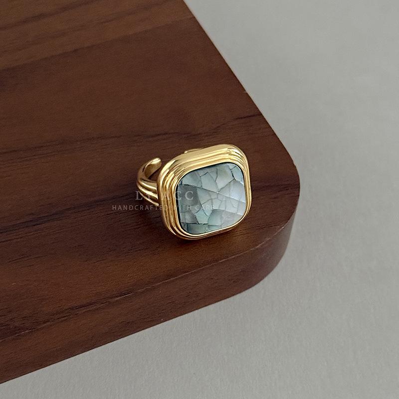 Retro Light Luxury Natural Fritillary Ring Opening Adjustable Love Romantic Light Luxury Gentle Confidence High Sense Ring Woman