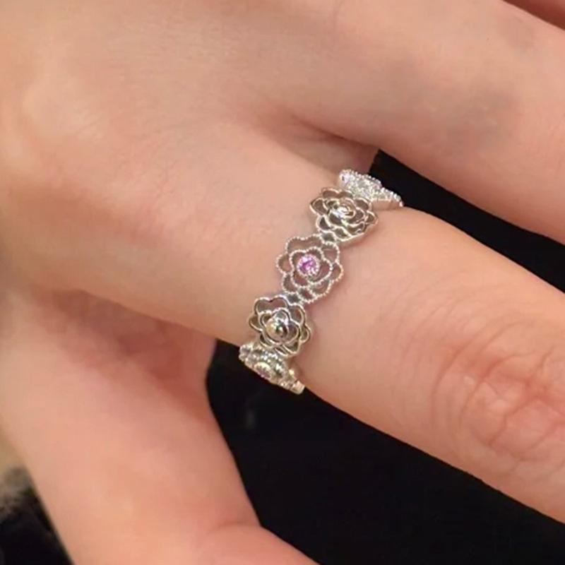 

Romantic floral hollow out rose flower rings for women sweet single row diamond inlaid exquisite engagement ring gift resizable срібний