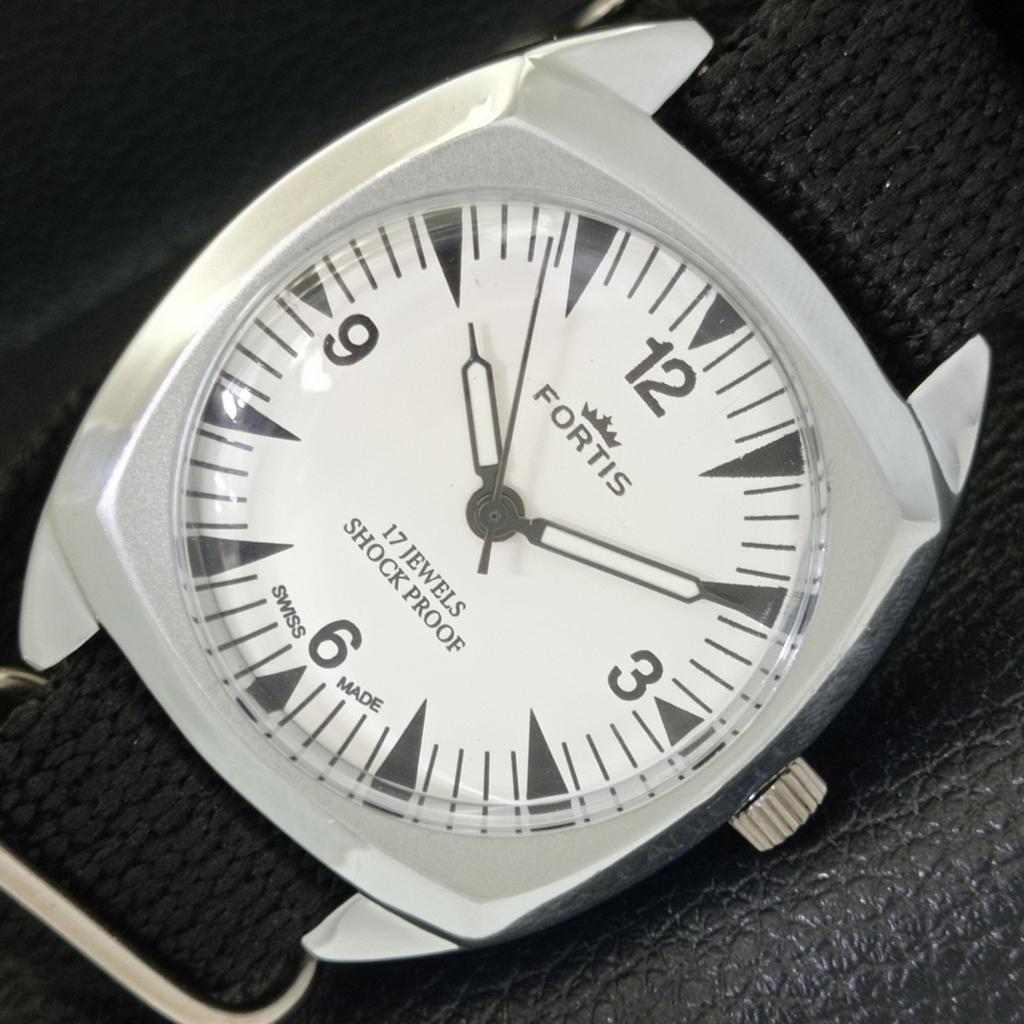 

REFURBISHED HAND-WINDING SWISS MENS WHITE COLOR DIAL WATCH a431757-2 R108-a431757