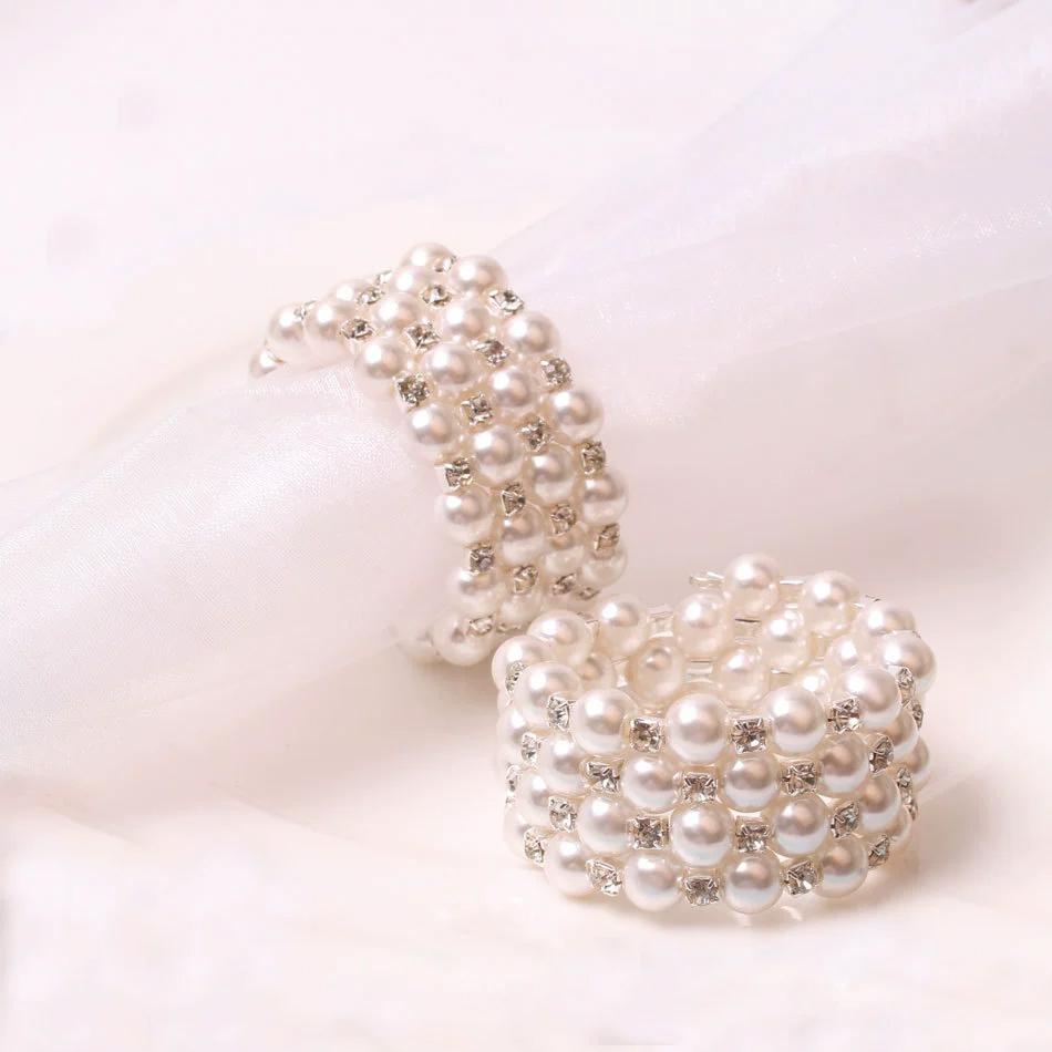 4PCS Pearl Llip Diamond Napkin Rings ,Hand Beaded Napkin Holder for Wedding Birthday Home Dinning Party Table Decor