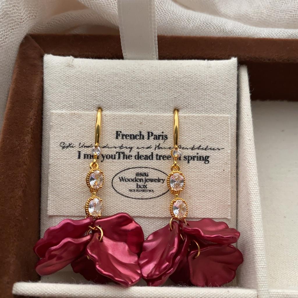 French Romantic Petal Fringed Earrings, Stud Earrings, Ankola Red Autumn And Winter Unique Light Luxury Niche Design Earrings
