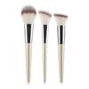 Pennello Angolato per Fondotinta e Contouring con Testa Rotonda, Setole Morbide, Strumento per Trucco con Illuminante e Cipria.