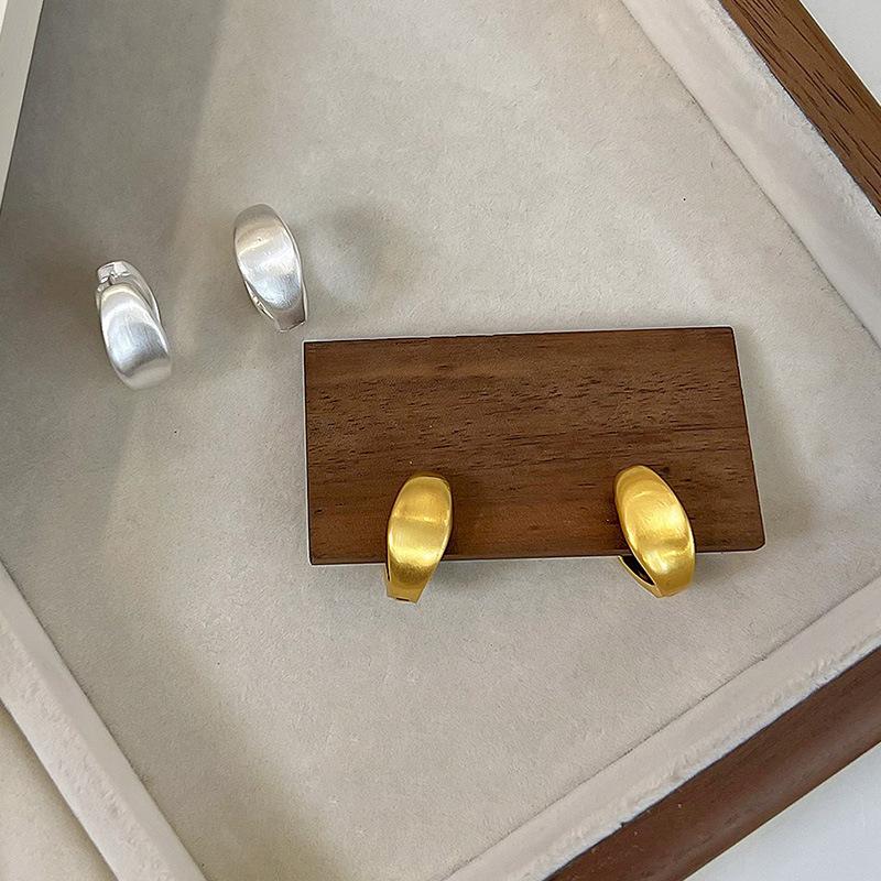 Minimalist Brushed Concave Earrings Female Retro Versatile Senior Sense Personality Simple Temperament Commuter Earrings Female Office Casual Daily