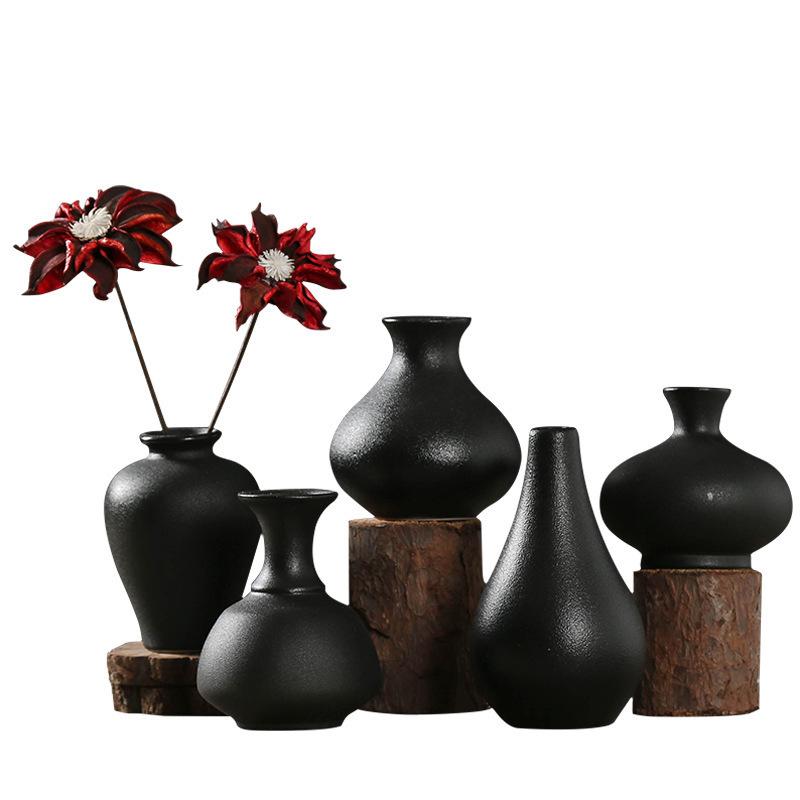 Zen Black Ceramic Mini Vase for Dried Flowers - Retro Chinese and Japanese Style