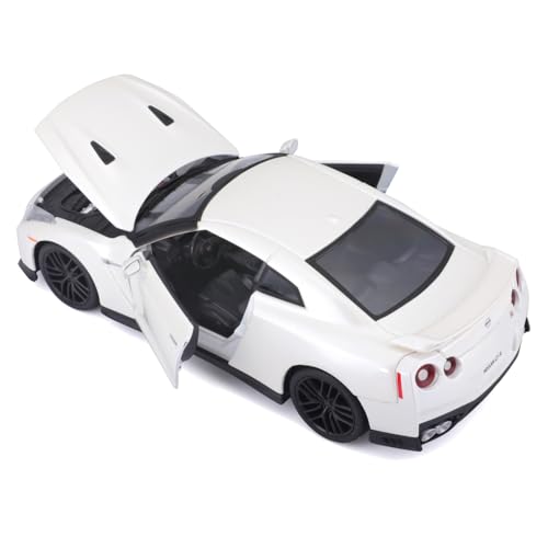 Bburago 1/24 Scale Nissan GT-R 2017 Diecast Model Car (White)