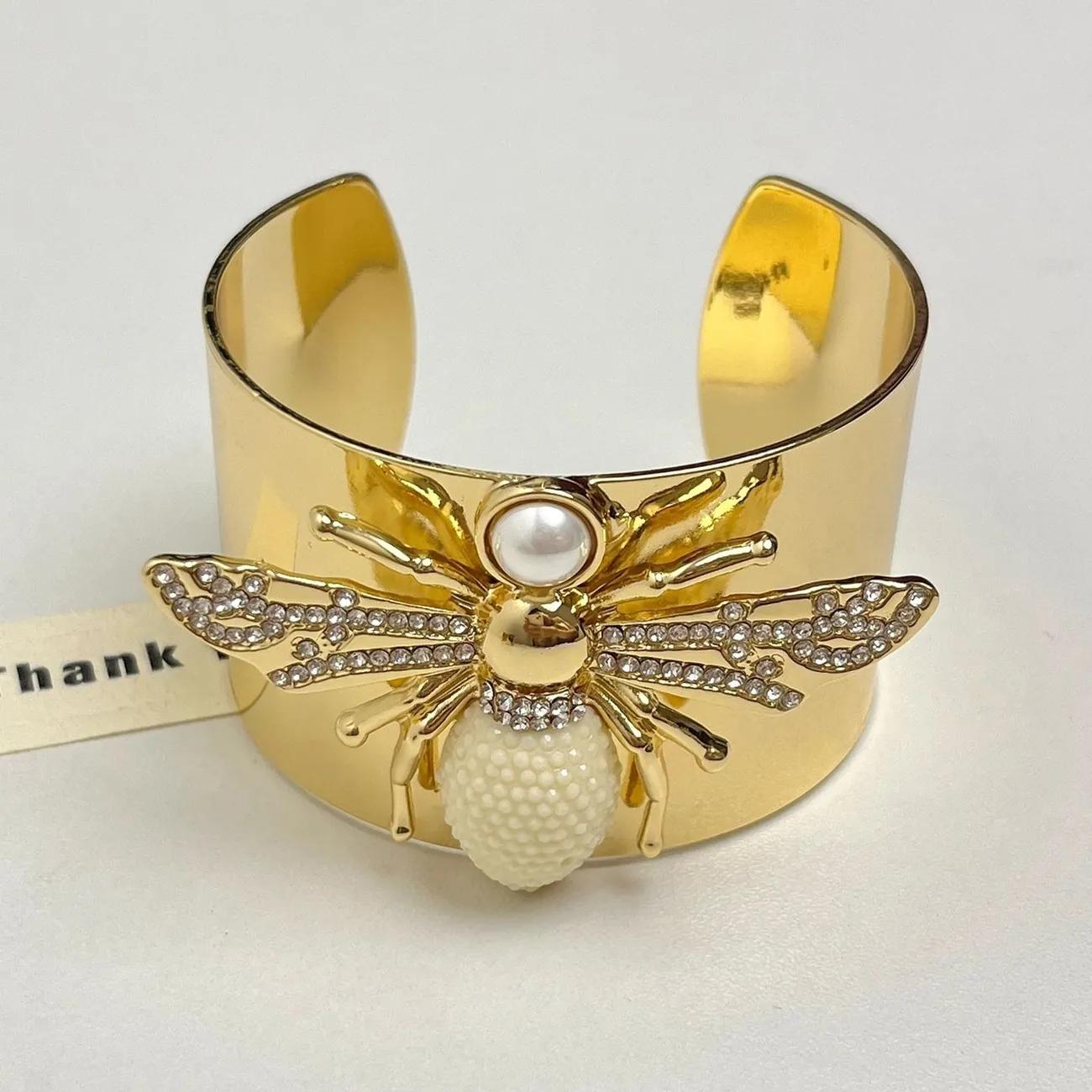 

Wide Version Bracelet Women s Light Luxury High-quality Full Bee Opening Exquisite Bracelet Armband one size(17-20cm)