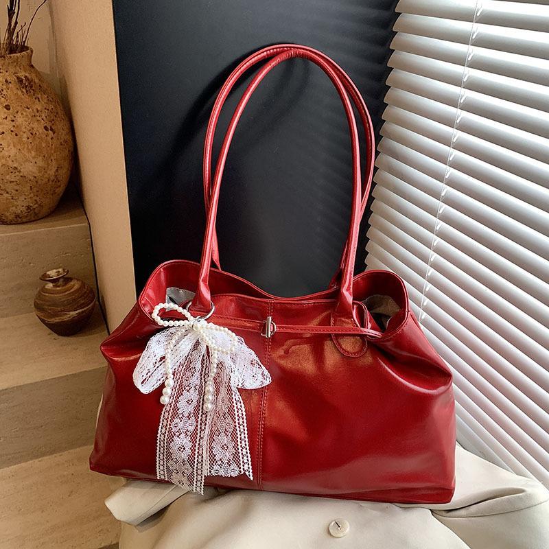 Spring and Summer Foreign Style Large-capacity Soft Leather Bag Women's 2025 New Casual Commuting Shoulder Bag Fashionable Portable Tote Bag