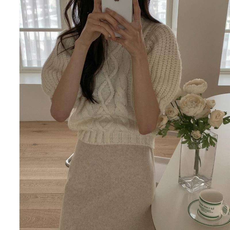 Korean Fashion Twist Crew Neck Short Sleeve Sweater Retro Women Puff Sleeve Sweet Tops Elegant Loose Casual Simple Solid Color Office Sweaters