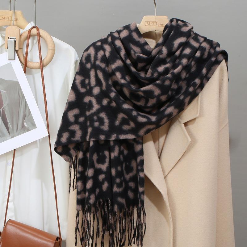 New retro leopard print scarf women's autumn and winter imitation cashmere warm versatile fringed shawl atmosphere scarf