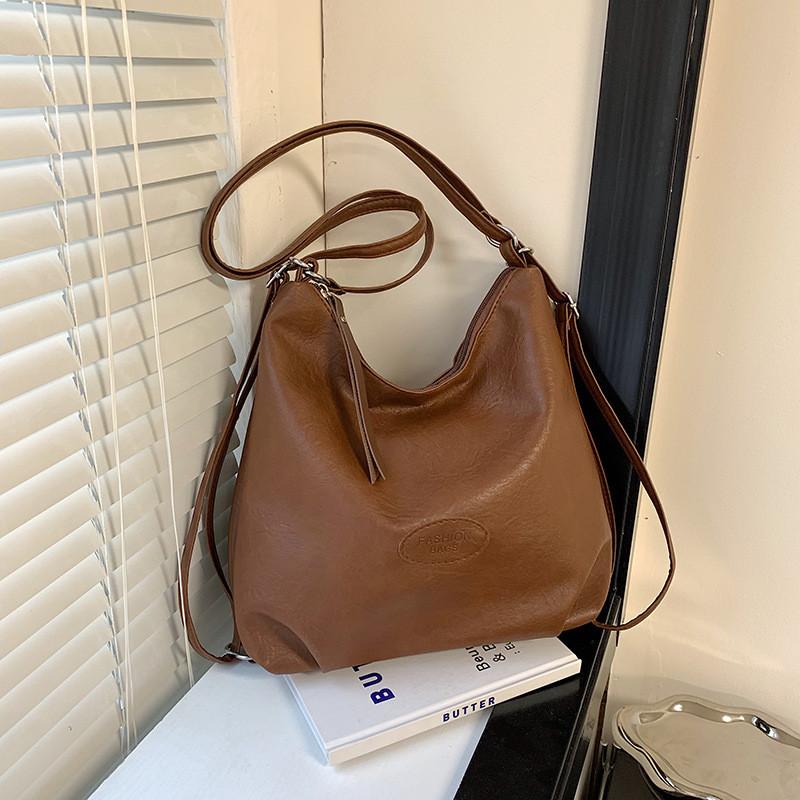 Stylish And Spacious Korean Style Large Capacity Tote Bag For Women In Trendy Colors