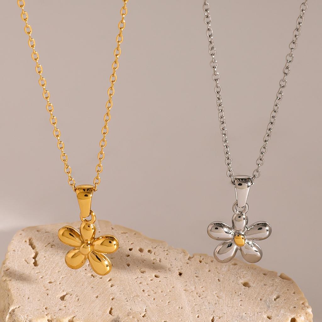 Youthway Color Preservation Stainless Steel Flower Pendant Necklace For Women Gold   Gold-Plated Waterproof Jewelry