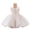 Vestito in Raso da Principessa con Fiocco per il Primo Compleanno di una Neonata