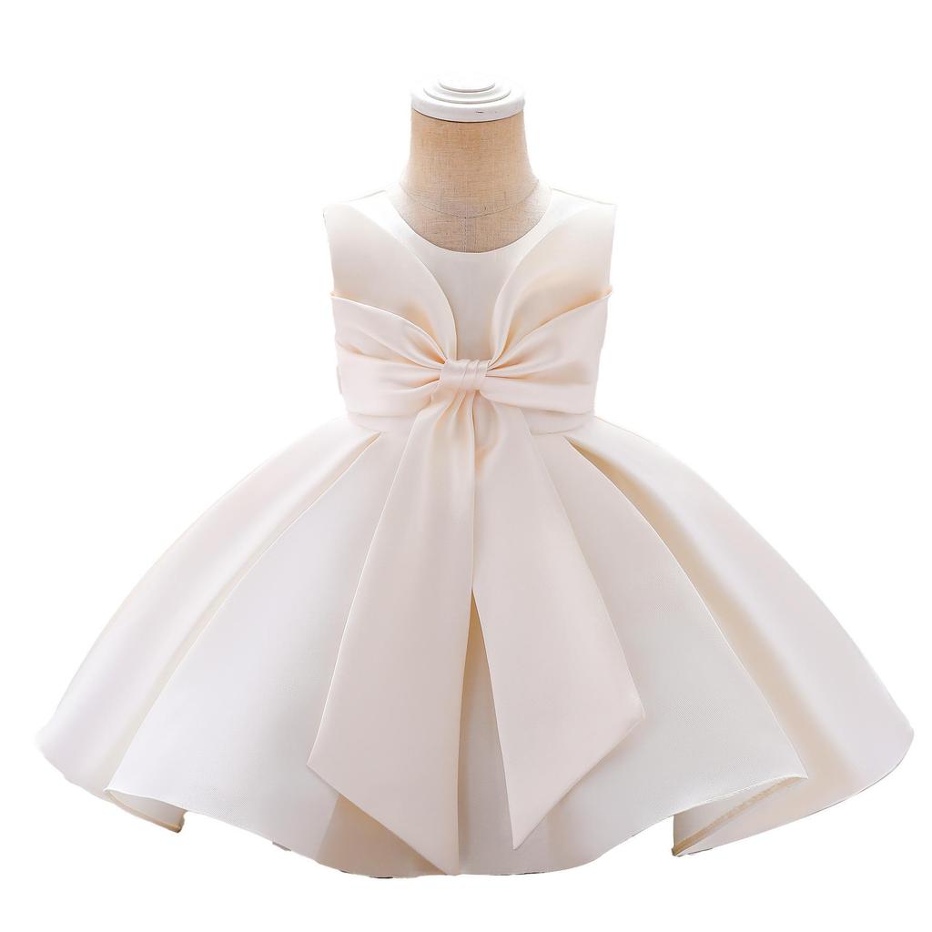 Vestito in Raso da Principessa con Fiocco per il Primo Compleanno di una Neonata