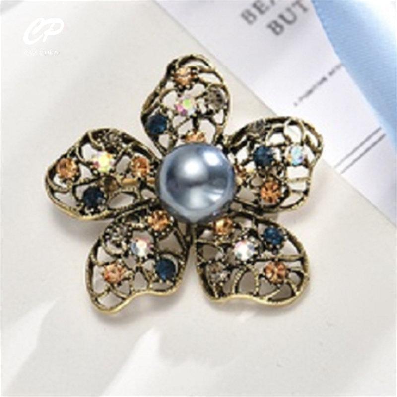 

Модный жемчужный индивидуальный горный хрусталь темперамент геометрия простой и универсальный жемчужный корсаж для девушки в форме сердца