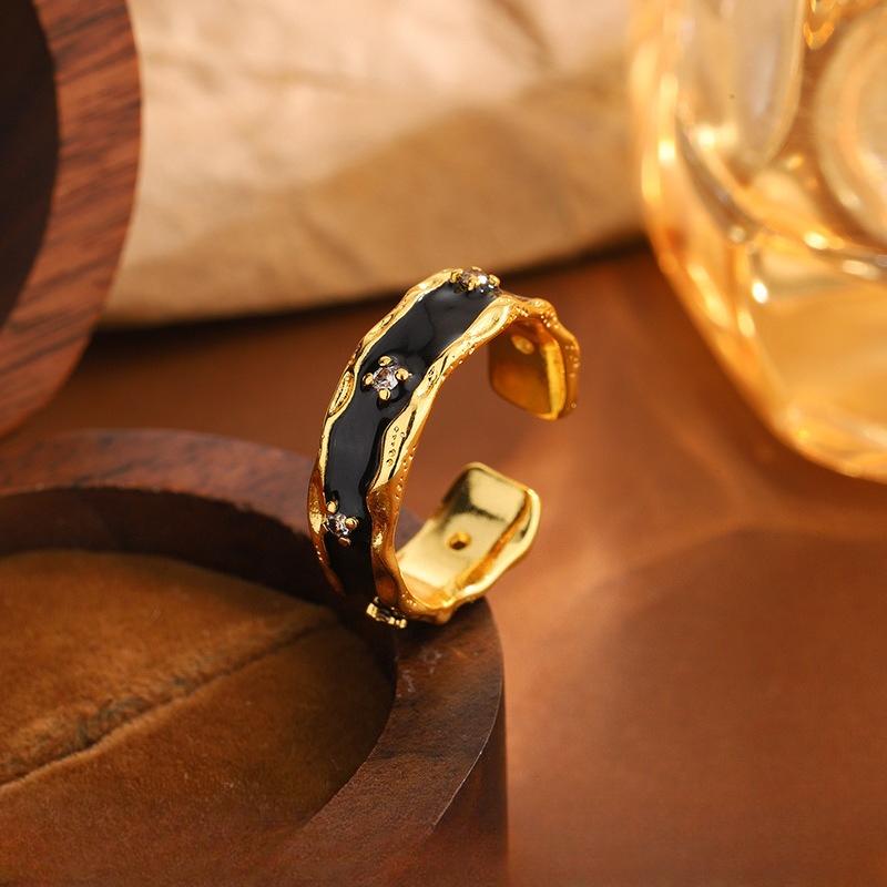 

Retro Niche Light Luxury Fashion Ring adjustable opening