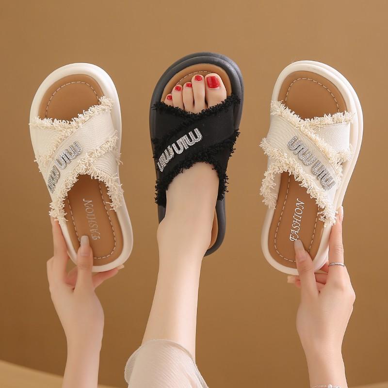 Slippers Girl 2025 New Summer Wear Fashion Niche Super Fire Cool Slippers Thick Bottom Fairy Style Beautiful with Skirt