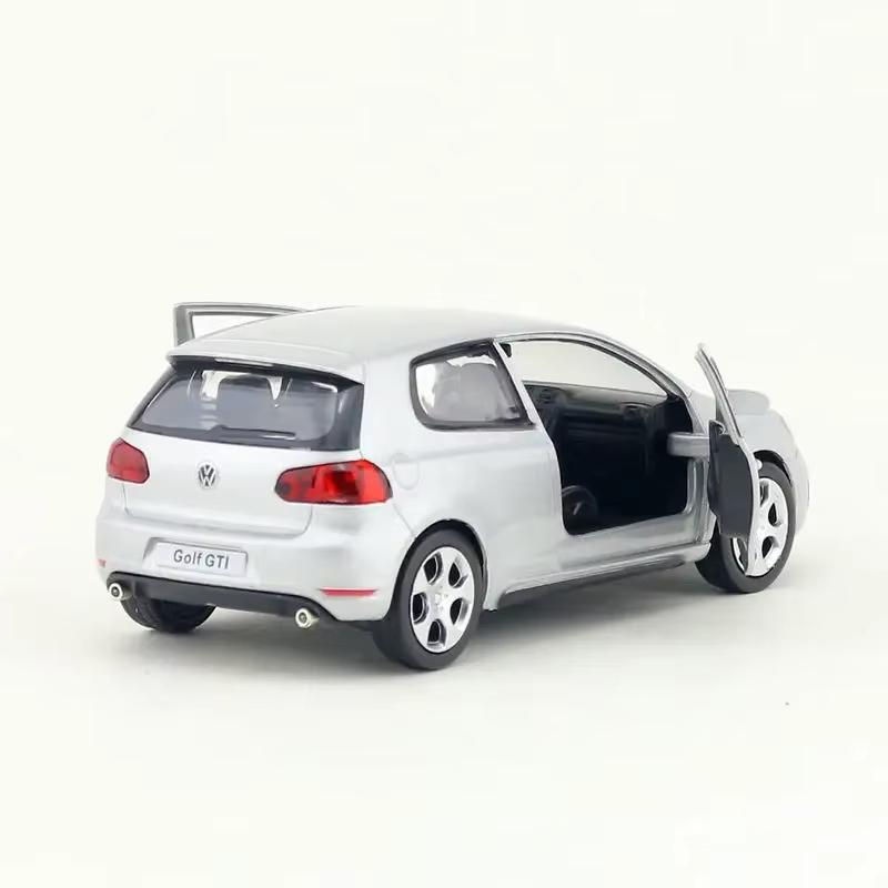 

1/36 Модель автомобиля Volkswagen Golf 6 Diecasts Масштабная модель Golf Gti Миниатюрная игрушка из сплава Модели натяжного действия для детских подарков серебряный