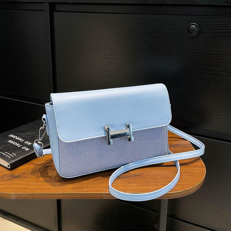 Retro textur liten väska dam 2025 sommar ny avslappnad bärbar liten fyrkantig väska trendig utländsk stil axelremsväska