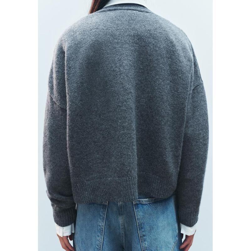 Fall and Winter New Women's Clothing French Wool Blend Gold Button Decoration Long Sleeves V-neck Knitted Jacket 2893014