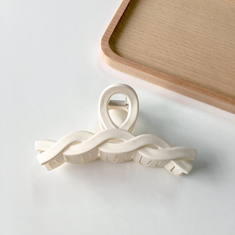 Elegant Retro Geometric Frosted Hair Clip Colorful And Unique Hair Claw For Girls