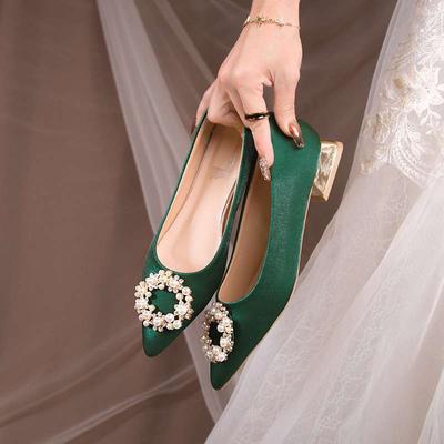 Zielone buty ślubne buty ślubne buty dla panny młodej buty na pokaz sukienka buty chiński jedwab i satyna pojedyncze buty perłowe szpiczaste gruby obcas wysokie obcasy