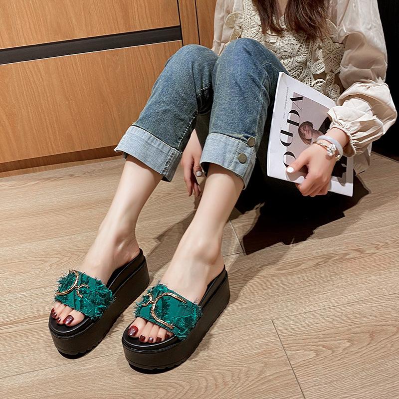 Muffin Thick-soled Summer Women's Wear One-word Sandals Non-slip Soft-soled 2025 New Open-toed Beach Vacation