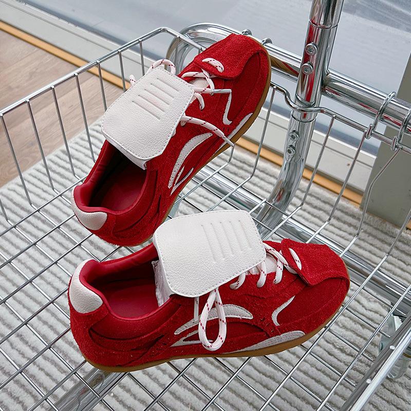 

Модные AIYUQI 2025 новая женская спортивная обувь На шнуровке нескользящая женская обувь Dexterity Большого размера модная женская обувь Forrest Gump 43 красный