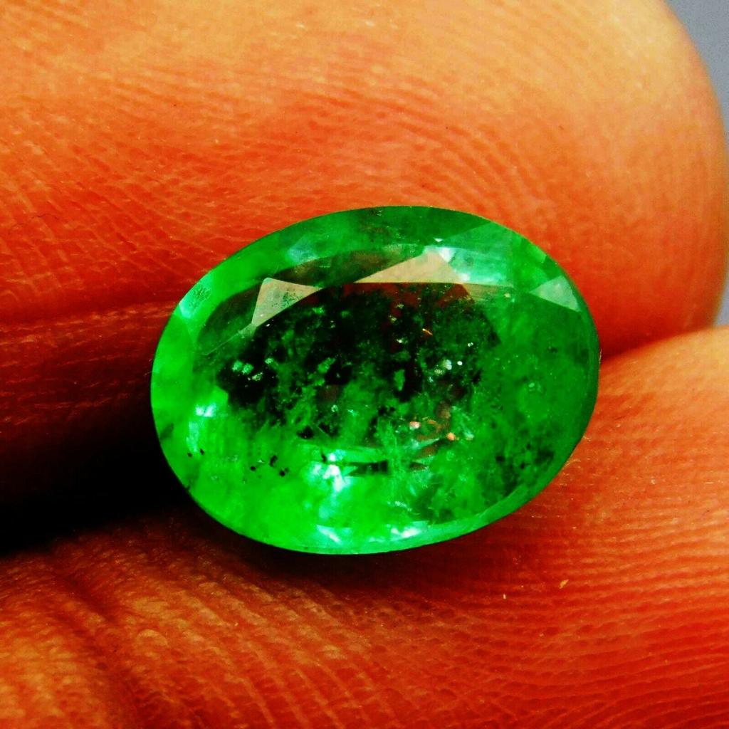 Natural Green Colombian Emerald 7ct Oval Cut Certified Loose Gemstone