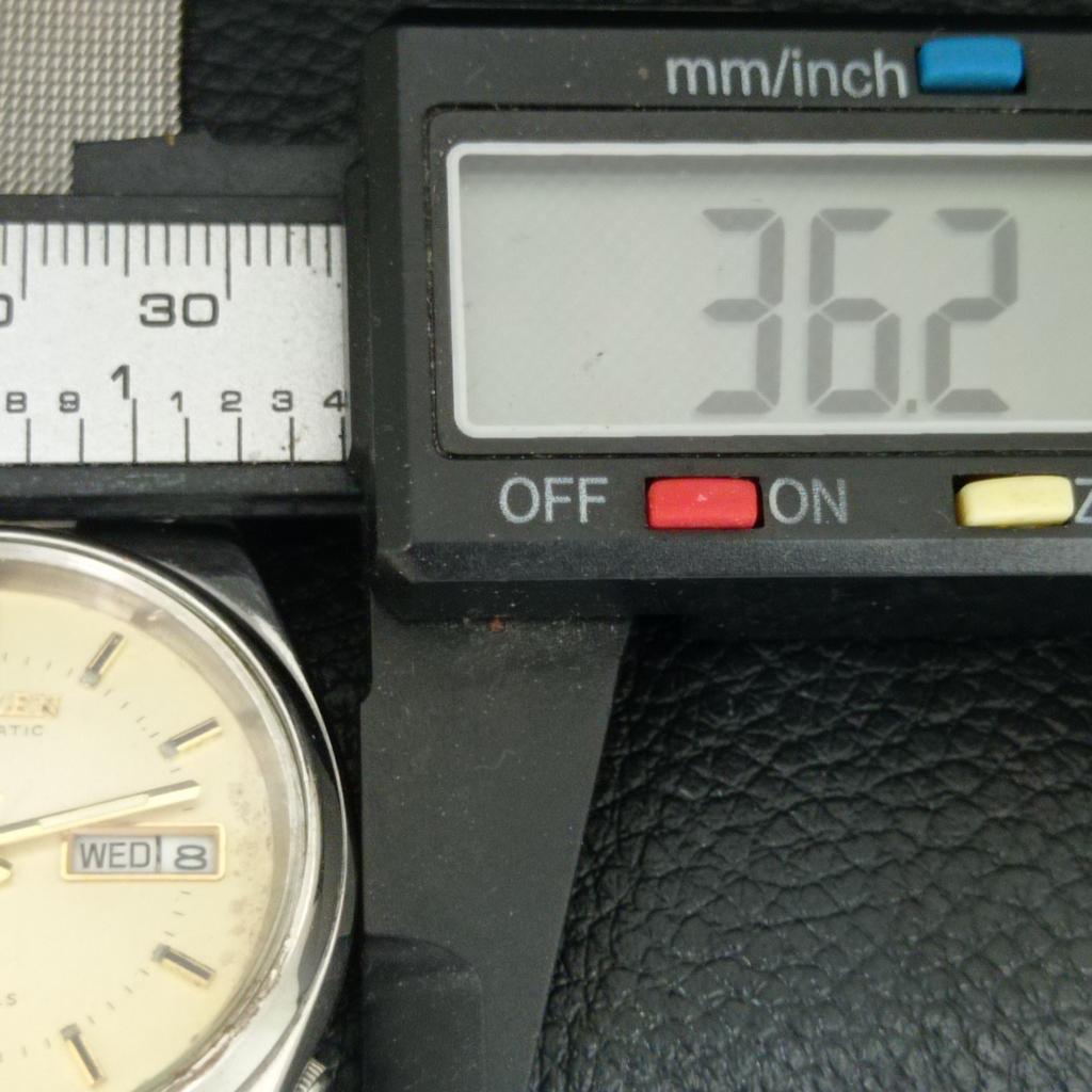 VINTAGE CITIZEN AUTOMATIC 8200 JAPAN MENS ORIGINAL DIAL WATCH a709345-1