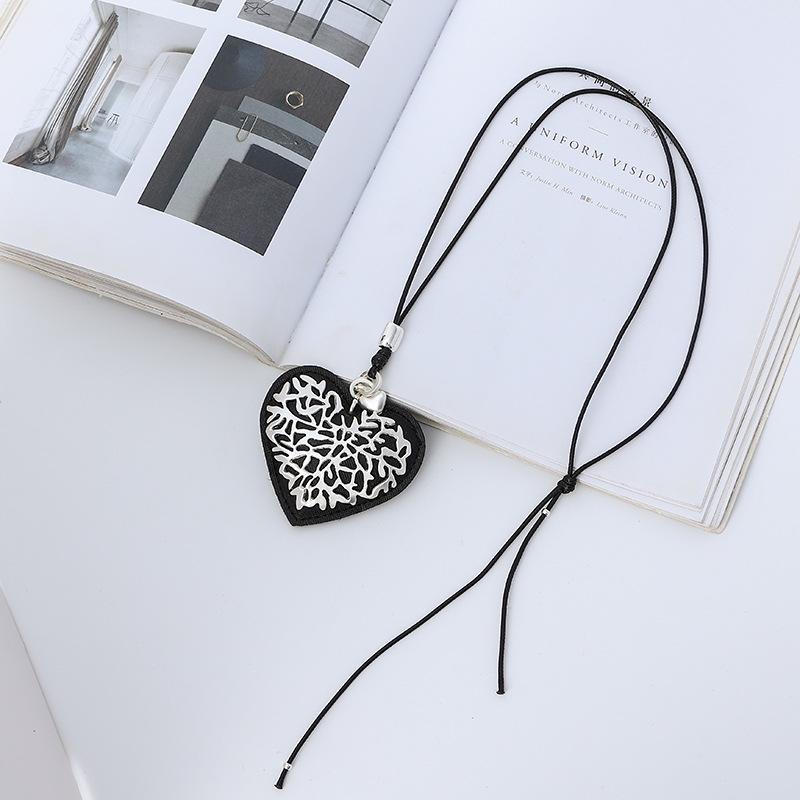 Necklace Vintage Big Peach Heart Premium Tree Of Life Sweater Chain Ladies Alloy Long Necklace