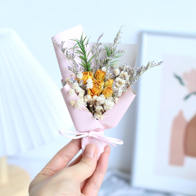 Mini Bouquet of Preserved Dried Flowers: Baby's Breath & Roses - Ideal for Parties, Festivals, Birthday Gifts, and Decorations