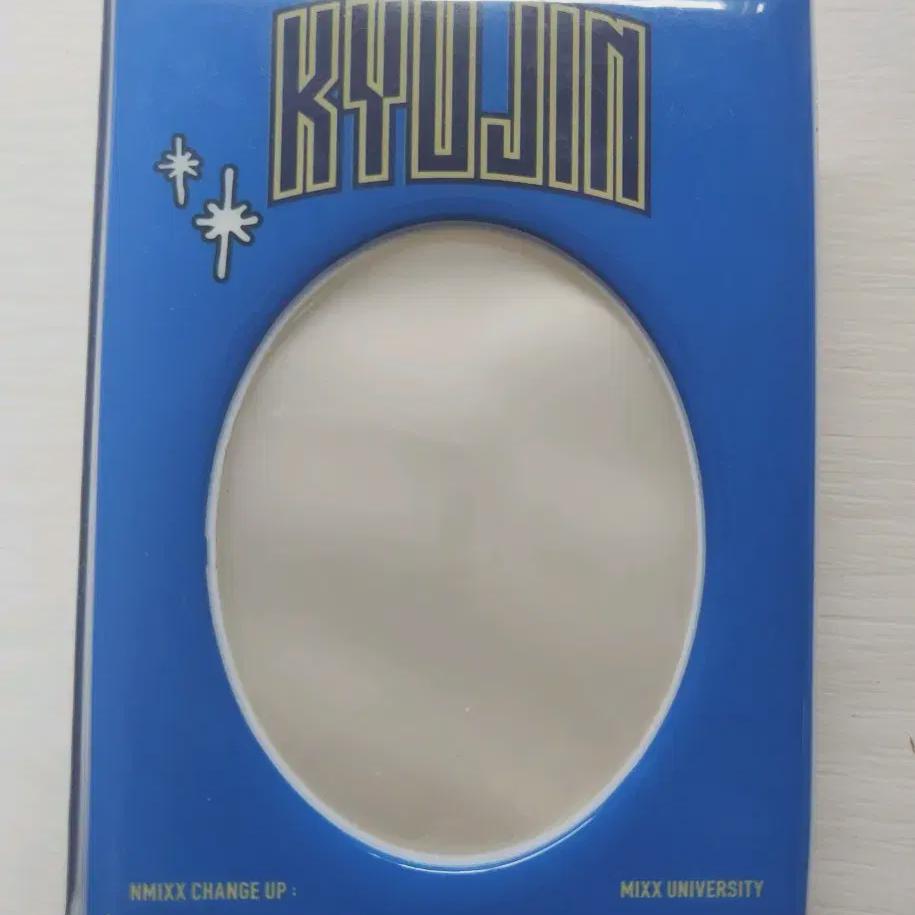 

NMIXX Кюджин Микс Лаб Коллекбук