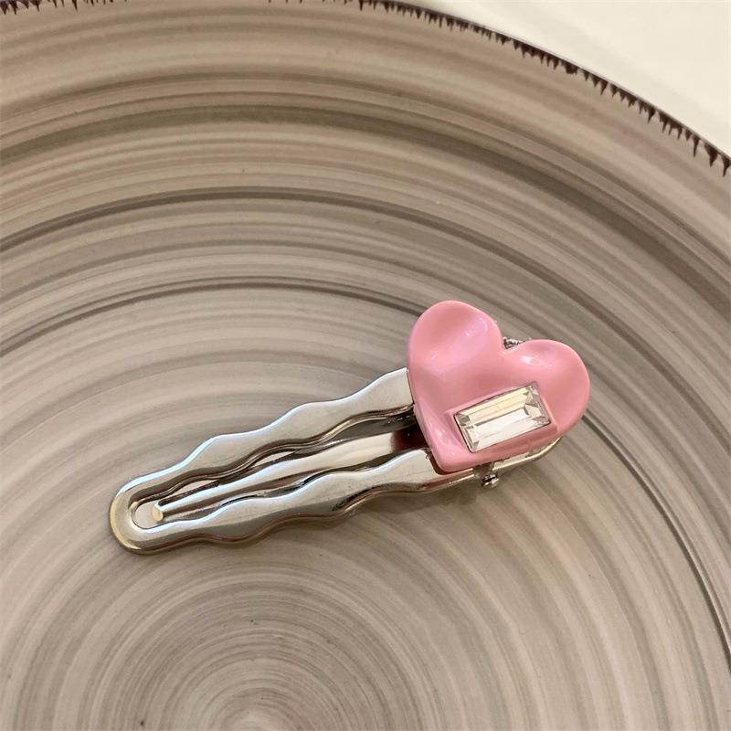 

Девичье Сердце Заколка для Волос - Милая, Крутая, Острая Заколка-Сердце для Челки, Лба или в Стиле Утиного Клюва.