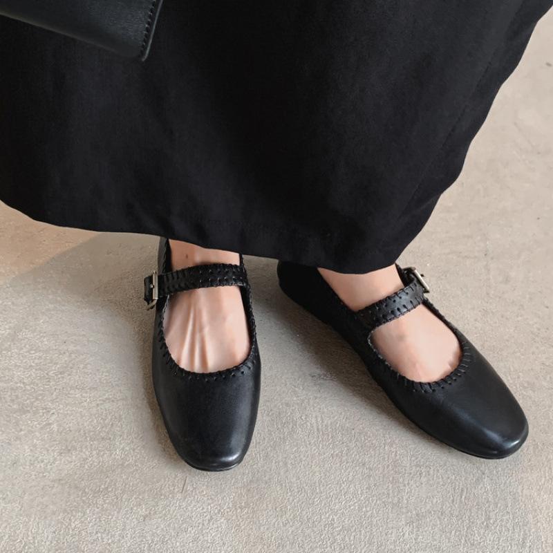 

Новые туфли на мягкой подошве на низком каблуке, удобные повседневные одинарные туфли из коровьей кожи, низкий верх, неглубокий вырез, нескользящая подошва из коровьего сухожилия, женские из овчины 40 чёрный