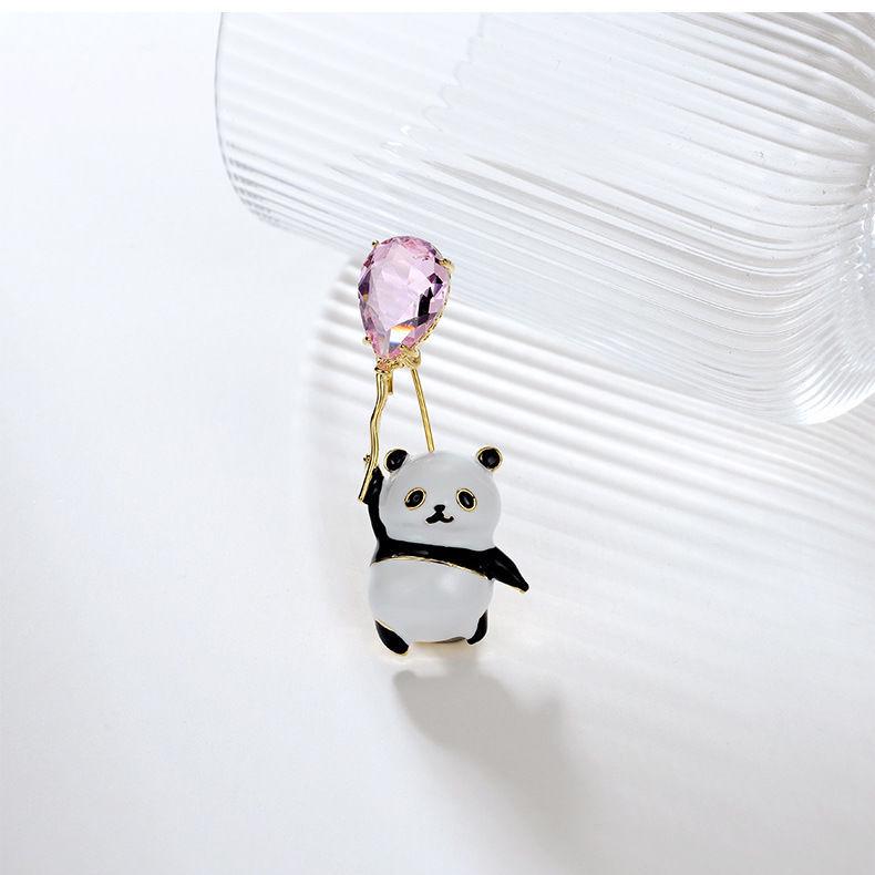 2024 Women's High-Grade Anti-Exposure Brooch: Stylish, Niche Design Clothes Pin.