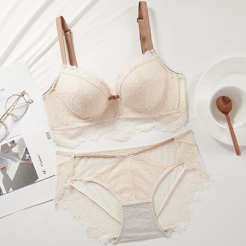 Flat Chest Push-Up Bra Set for Women: Wirefree, Adjustable, Side Support, Anti-Sagging, Sexy Design.