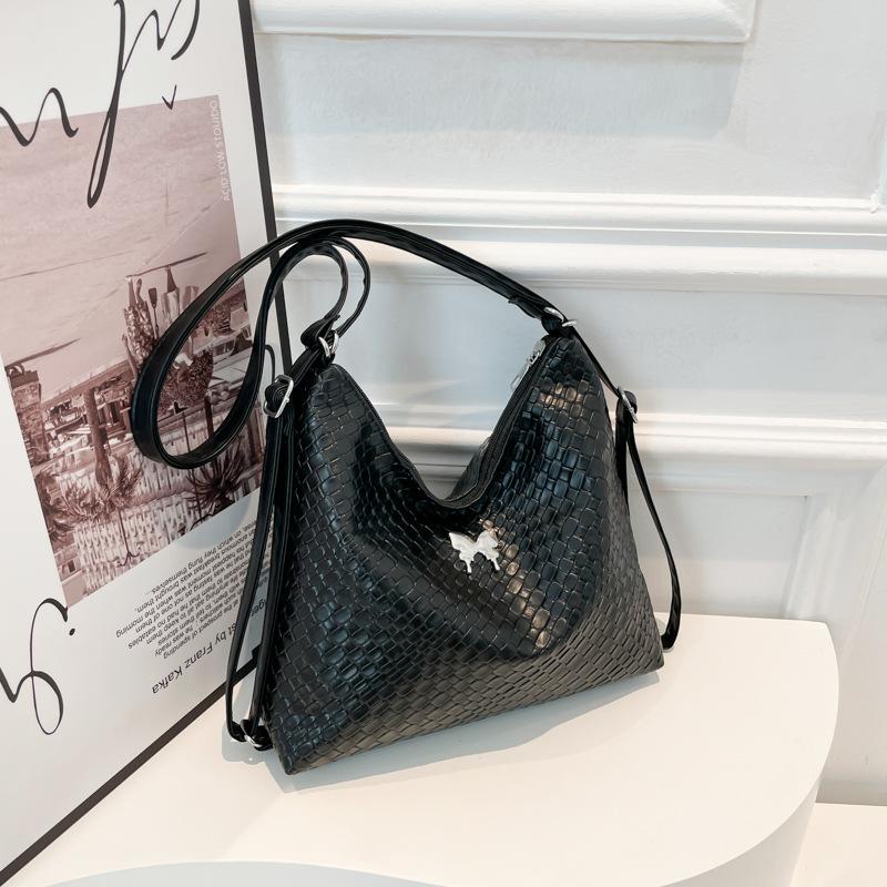 

Solid color oily skin versatile advanced texture niche retro tote bag women s large-capacity design sense foreign style messenger bag чорний