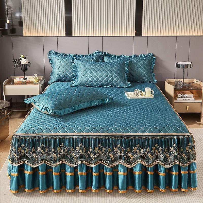 3pcs Bedroom Set High-End Crystal Velvet Bed Skirt Three-Piece Set with Thick Lace Trim, Korean Princess Style Warm and Non-Slip Mattress Cover