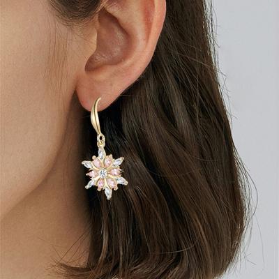 Goldfarbene Ohrhaken, Niedliche Weihnachtsohrringe, Schneeflockendesign in Weiß, Lange Ohrringe für Damen