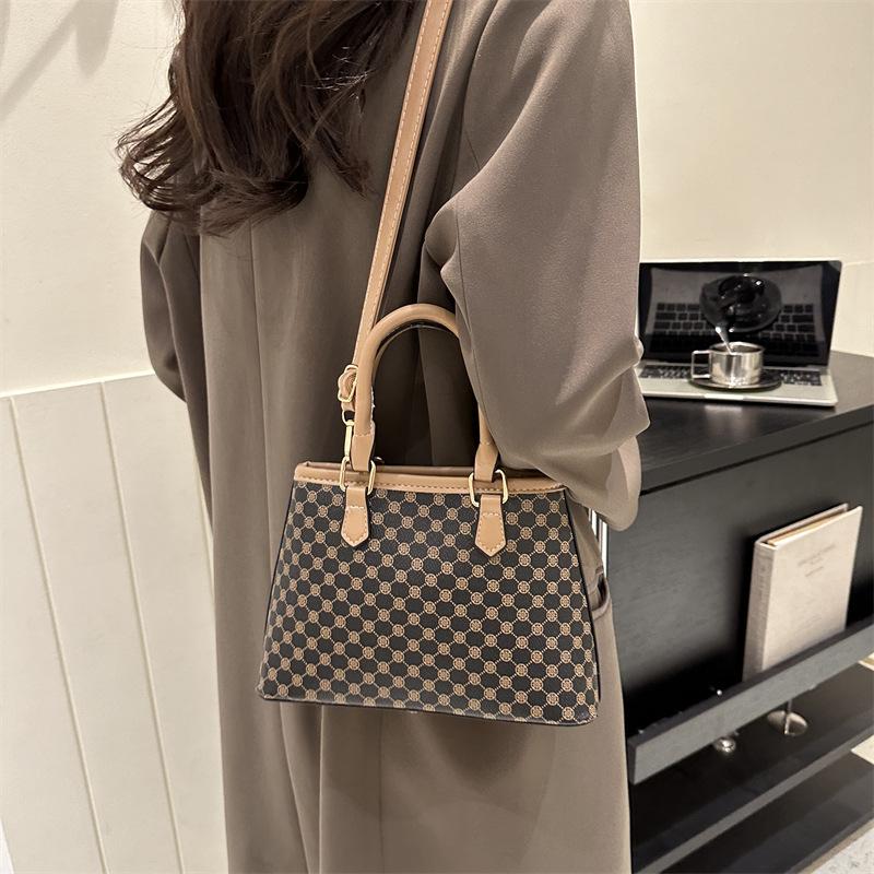 Bags for Women with Niche Korean Style Shoulder Bag Casual Fashionable Crossbody Bag Fashionable Simple Handbag Temperament Small Square Bag