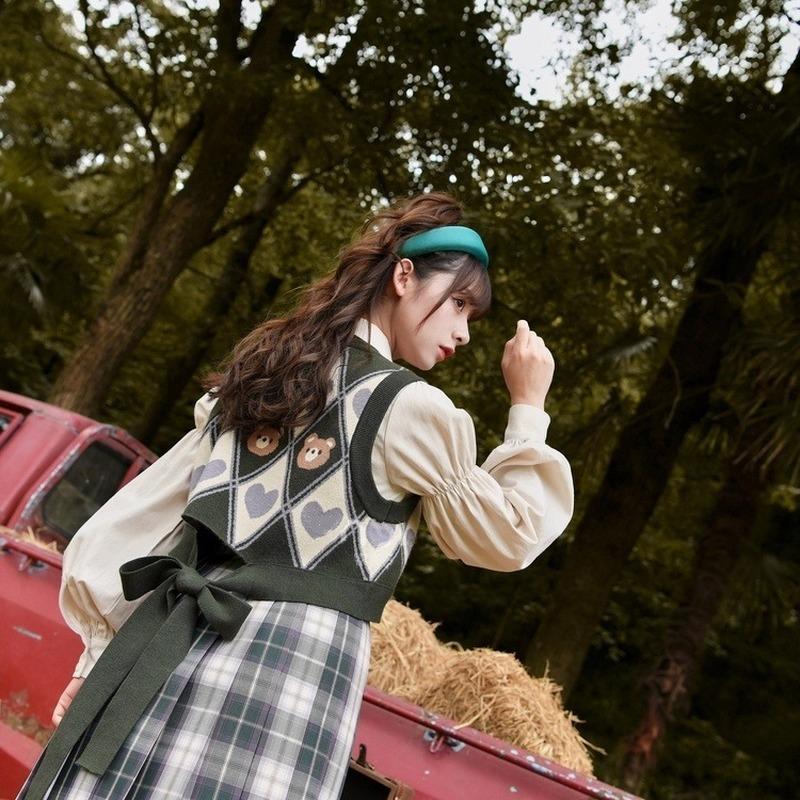 Vintage różnokolorowy wzór w robieniu na drutach sweter kamizelki Preppy Y2k krótki podkoszulek Kawaii nadruk z misiem sweter bez rękawów dzianina z kokardką śliczne