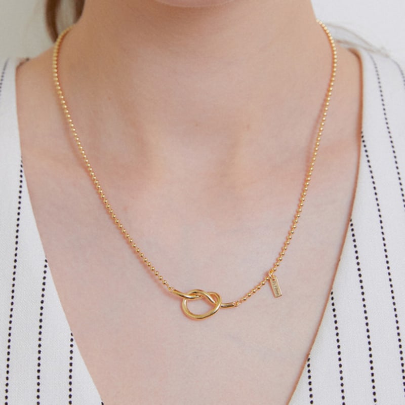 GETMEBLING Pretzel Necklace